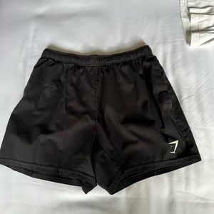 Men’s gym shark shorts 5in